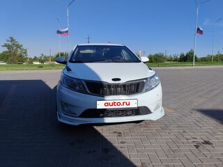 2012 Kia Rio 4-speed III, белый, 750000 рублей, вид 2