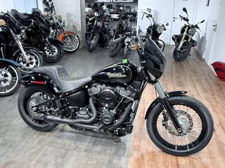 2018 Harley-Davidson Street Bob, чёрный, 1399000 рублей, вид 3