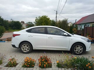 2021 Hyundai Solaris II Рестайлинг, белый, 1550000 рублей, вид 3