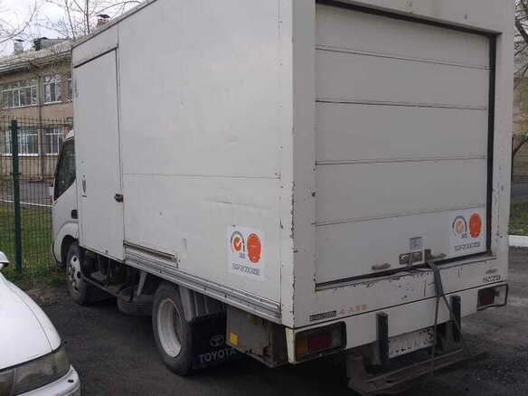 2001 Toyota Dyna, белый, 1000000 рублей - вид 1