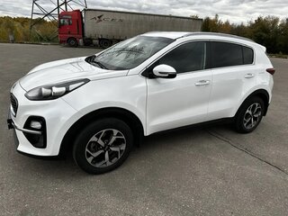 2020 Kia Sportage IV Рестайлинг, белый, 2200000 рублей, вид 4