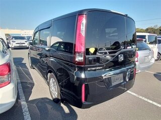 2016 Honda Stepwgn V, чёрный, 1555000 рублей, вид 3