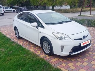 2013 Toyota Prius III Рестайлинг (XW30), белый, 1470000 рублей, вид 2
