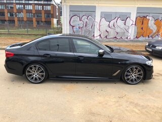 2019 BMW 5 серии M550d xDrive VII (G30/G31/G38), чёрный, 6000000 рублей, вид 5