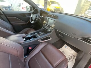 2017 Jaguar F-Pace I, красный, 2270000 рублей, вид 4