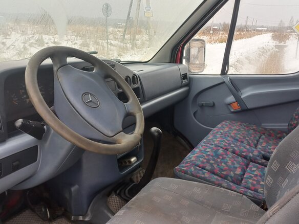 1995 Mercedes-Benz Sprinter, красный, 590000 рублей - вид 4