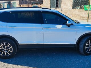 2019 Volkswagen Tiguan Allspace II, белый, 2400000 рублей, вид 4
