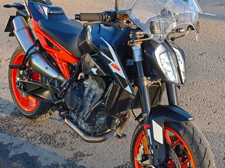 2023 KTM 890 Duke GP, оранжевый, 799000 рублей, вид 5