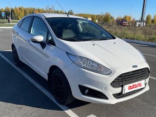 2015 Ford Fiesta Mk6 Рестайлинг, белый, 790000 рублей, вид 2