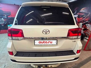 2018 Toyota Land Cruiser 200 Series Рестайлинг 2, белый, 9250000 рублей, вид 5