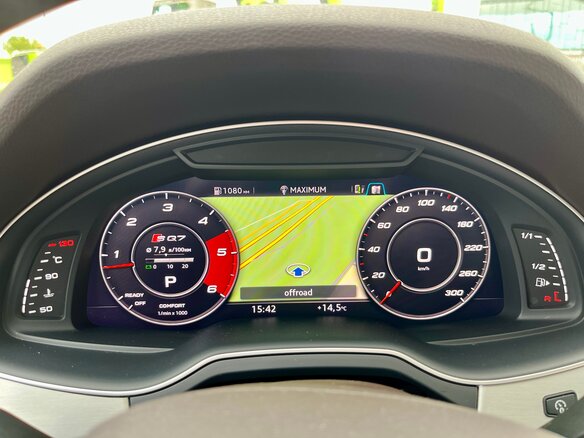 2017 Audi Q7 II (4M), бежевый, 6000000 рублей - вид 9