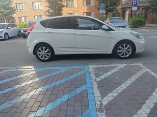 2012 Hyundai Solaris I, белый, 1120000 рублей, вид 4