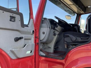 2007 Sinotruk Howo ZZ3327, красный, 2200000 рублей, вид 3