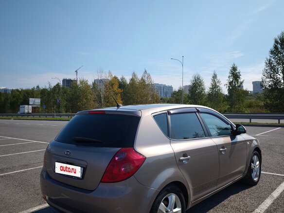 2009 Kia Ceed I, бежевый, 590000 рублей - вид 4