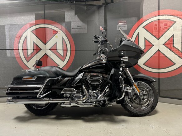 2015 Harley-Davidson CVO Road Glide Limited, чёрный, 1800000 рублей - вид 3