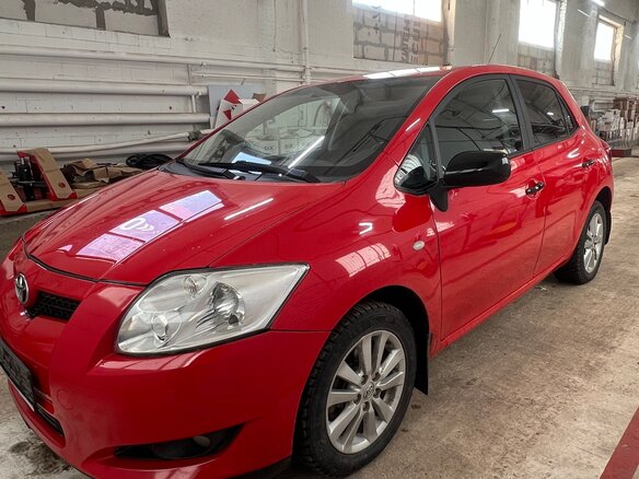 2007 Toyota Auris I, красный, 670000 рублей