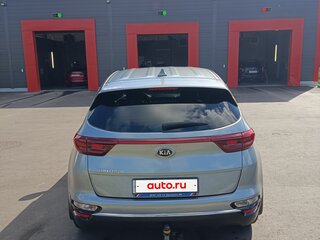 2019 Kia Sportage IV Рестайлинг, серебристый, 1800000 рублей, вид 4