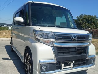 2019 Daihatsu Tanto III Рестайлинг, белый, 925000 рублей, вид 4