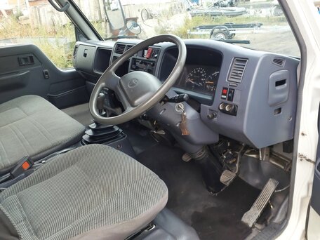 1996 Toyota Dyna, белый, 1570000 рублей, вид 2