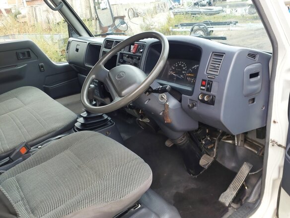 1996 Toyota Dyna, белый, 1570000 рублей - вид 1
