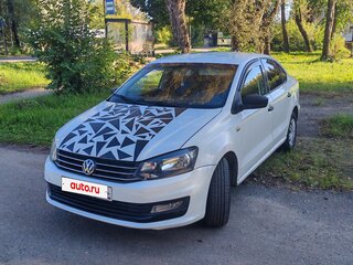 2018 Volkswagen Polo V Рестайлинг, белый, 570000 рублей, вид 1