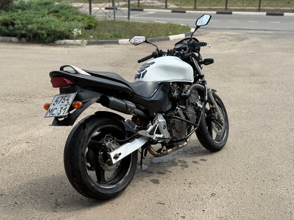 2001 Honda CB 600F Hornet, белый, 345000 рублей