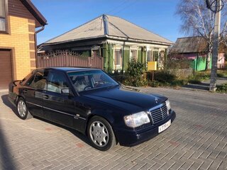 1994 Mercedes-Benz E-Класс 420 I (W124), синий, 1499000 рублей, вид 3