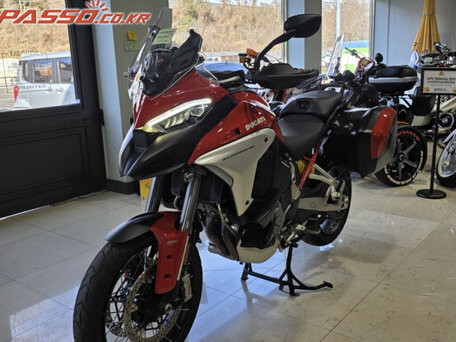 2023 Ducati Multistrada V4, красный, 1950000 рублей, вид 4