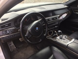 2009 BMW 7 серии 730d V (F01/F02/F04), белый, 1850000 рублей, вид 4
