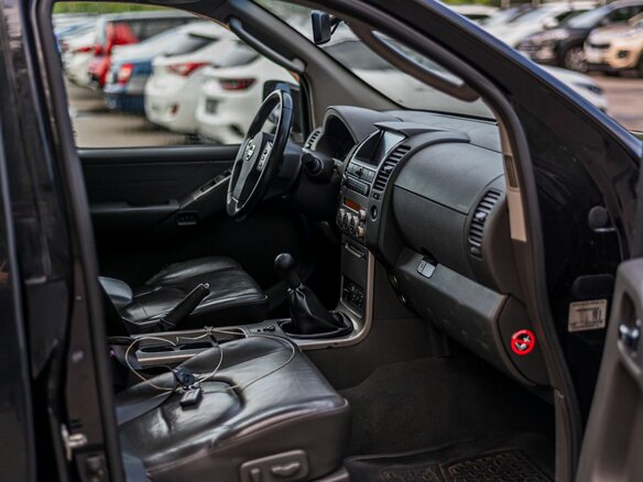 2006 Nissan Pathfinder III, чёрный - вид 15