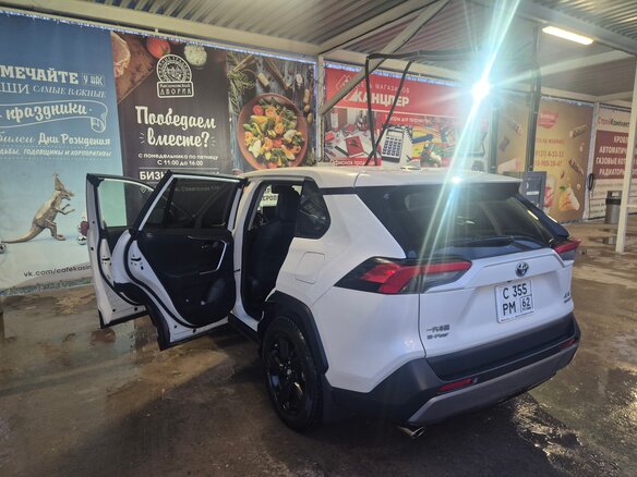 2021 Toyota RAV4 V (XA50), белый, 3900000 рублей - вид 5