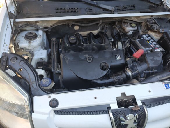 2008 Peugeot Partner, белый, 400000 рублей - вид 15