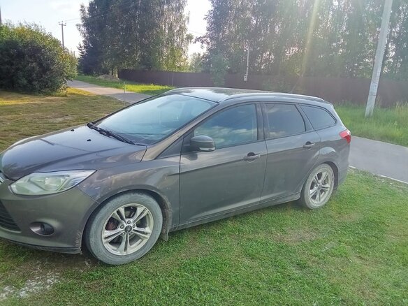 2013 Ford Focus III, коричневый, 630000 рублей - вид 3