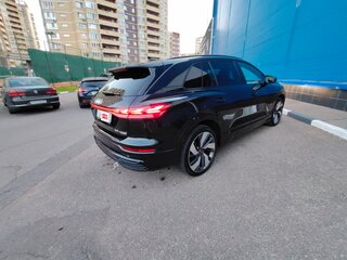 2022 Audi Q5 e-tron 50, чёрный, 4350000 рублей, вид 3