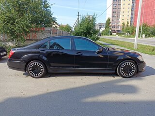 2009 Mercedes-Benz S-Класс 500 Long V (W221) Рестайлинг, чёрный, 2199000 рублей, вид 3