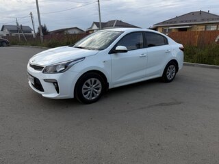 2018 Kia Rio IV, белый, 1245000 рублей, вид 1
