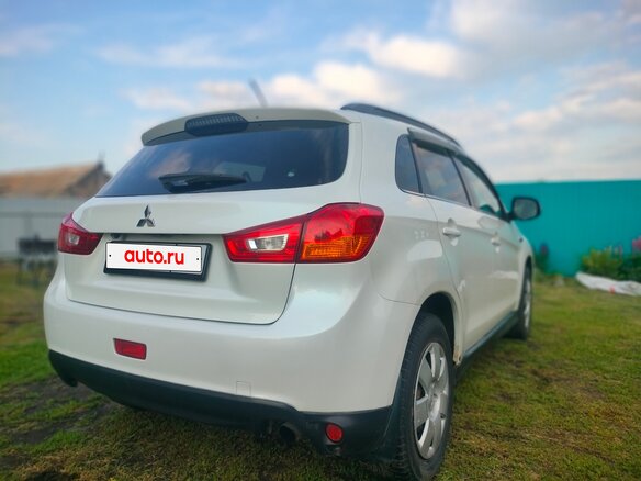 2014 Mitsubishi ASX I Рестайлинг, белый, 980000 рублей - вид 2