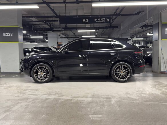 2023 Porsche Cayenne III, чёрный, 10430000 рублей - вид 7