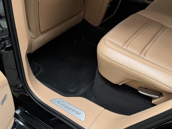 2020 Porsche Cayenne III, чёрный, 7500000 рублей - вид 19