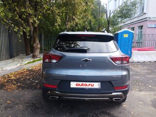 2021 Chevrolet TrailBlazer III, серый, 1650000 рублей, вид 3