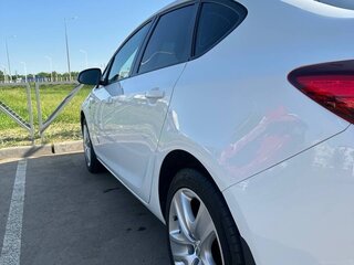 2013 Opel Astra J Рестайлинг, белый, 750000 рублей, вид 2