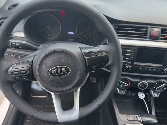 2018 Kia Rio IV, белый, 1550000 рублей - вид 16