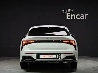 2024 Kia K5 III Рестайлинг, белый, 3110000 рублей, вид 4