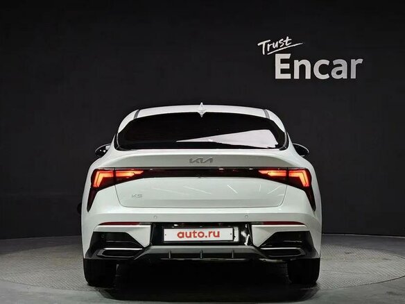 2024 Kia K5 III Рестайлинг, белый, 3110000 рублей - вид 3