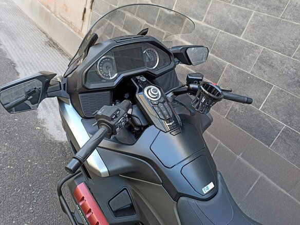 2024 Honda GL 1800 Gold Wing, серебристый, 2399000 рублей - вид 13
