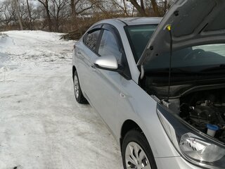 2017 Hyundai Solaris II, серебристый, 1300000 рублей, вид 5