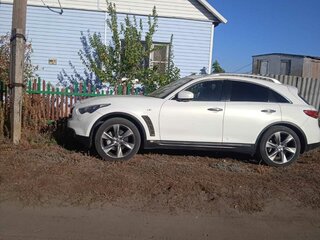 2012 Infiniti FX30d II (S51) Рестайлинг, белый, 2000000 рублей, вид 3