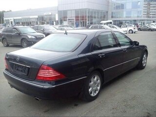 2000 Mercedes-Benz S-Класс 600 Long IV (W220), синий, 3000000 рублей, вид 3