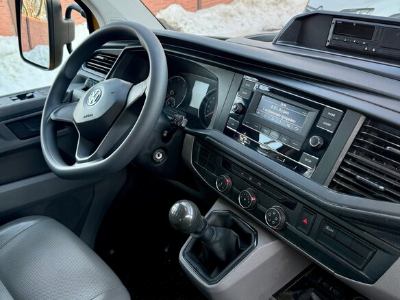 2019 Volkswagen Transporter, жёлтый, 3845000 рублей - вид 15