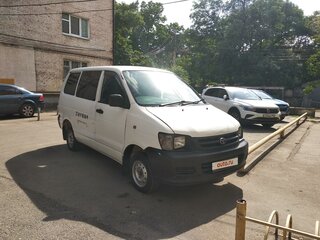 1999 Toyota Town Ace III, белый, 700000 рублей, вид 2
